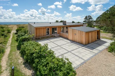 Sommerhuset i Thy udefra.