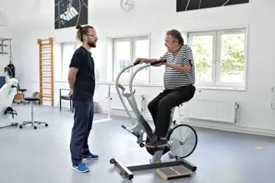 Fysioterapeut og patient